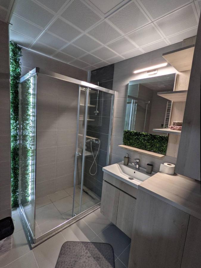 Sky Side Luxury Condo Skopje Eksteriør billede